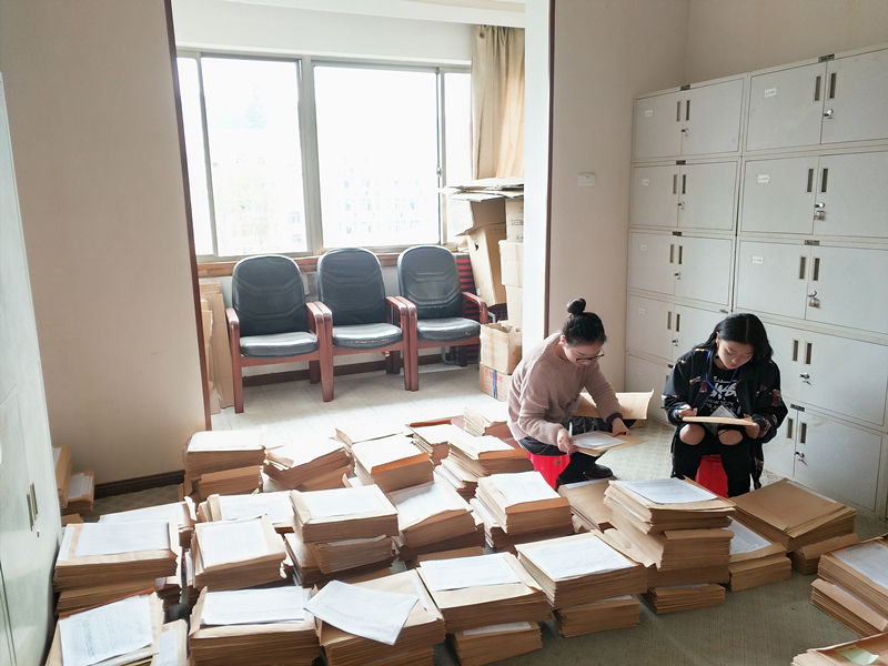 我校2017级新生建档工作顺利进行