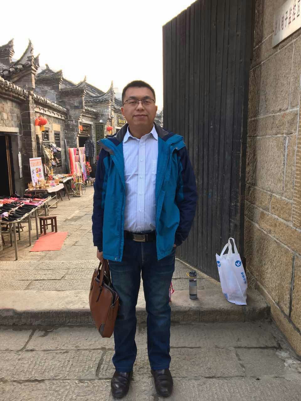 单人照.jpg