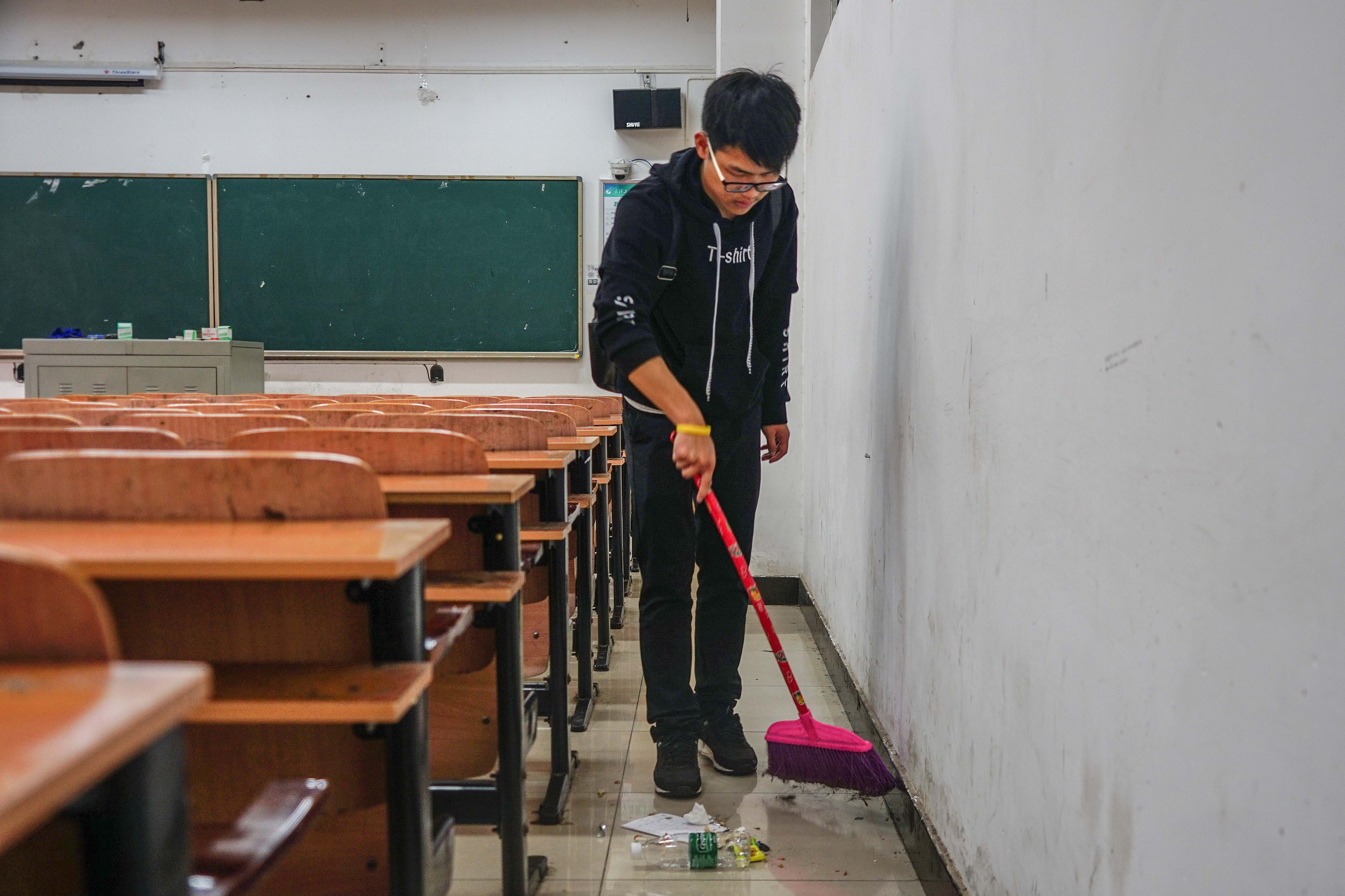 董成.JPG