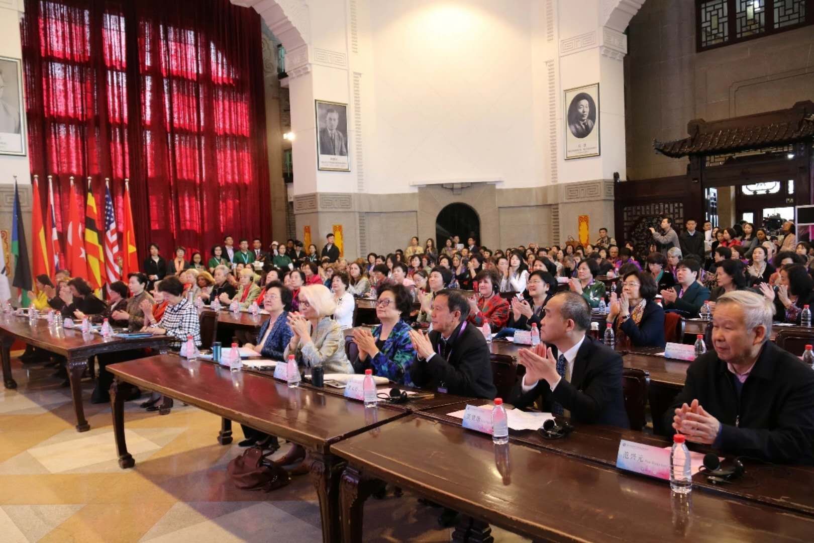 我校郭霖副校长参加第八届“世界大学女校长论坛”并发表专题演讲