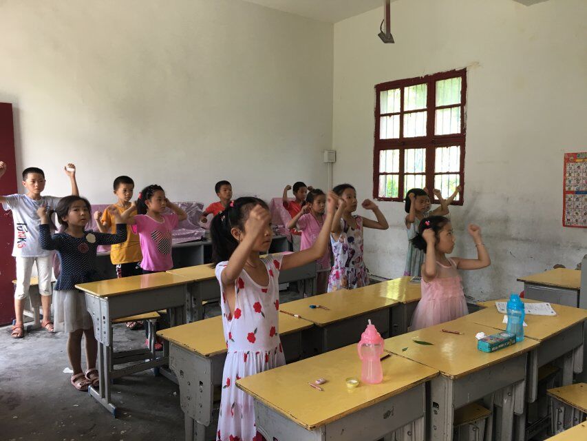 感恩的心手语操.jpg