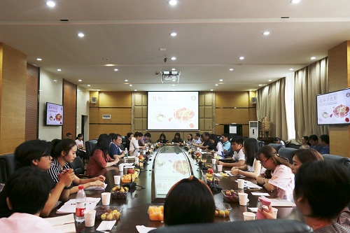 学校召开教师节教师代表座谈会