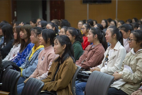 “梦想成真,幸福人生”专场幸福大讲堂助力未来的230名园丁活成“光源”