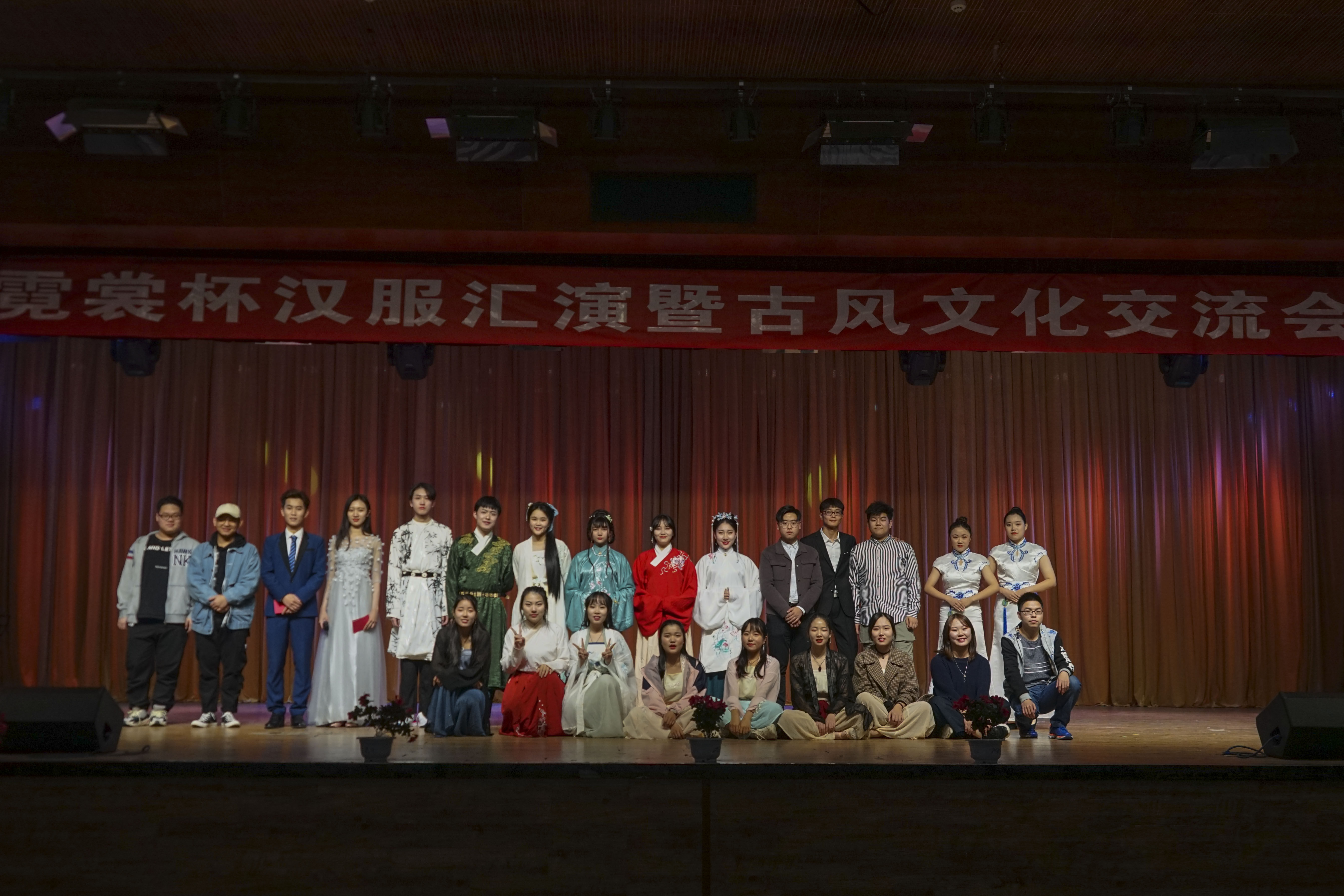 徐群英3.jpg
