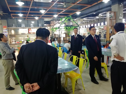 市区联合检查组到我校督查食品卫生安全工作