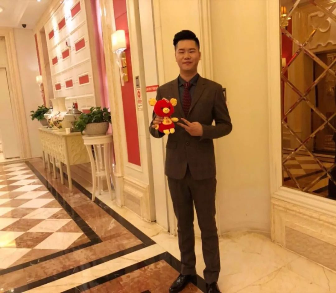 党务先锋|余进文:策划特色党建活动 服务学生成长成才