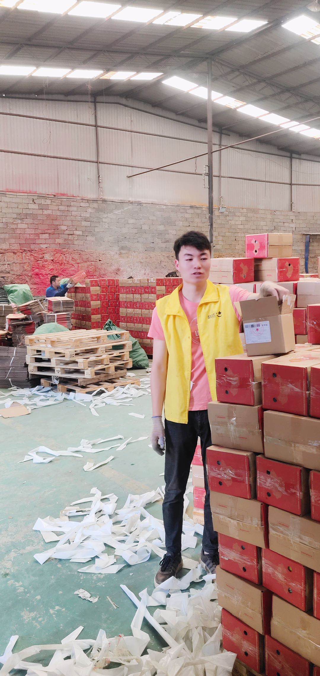 再累也要抗住 五大联赛毕业生张罗的求职创业之路