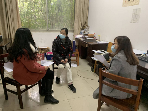 图3教研室探讨企业的用人需求
