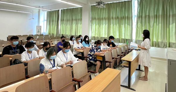 再相聚,众志成城争上流 ——图管会新学期首次部长例会召