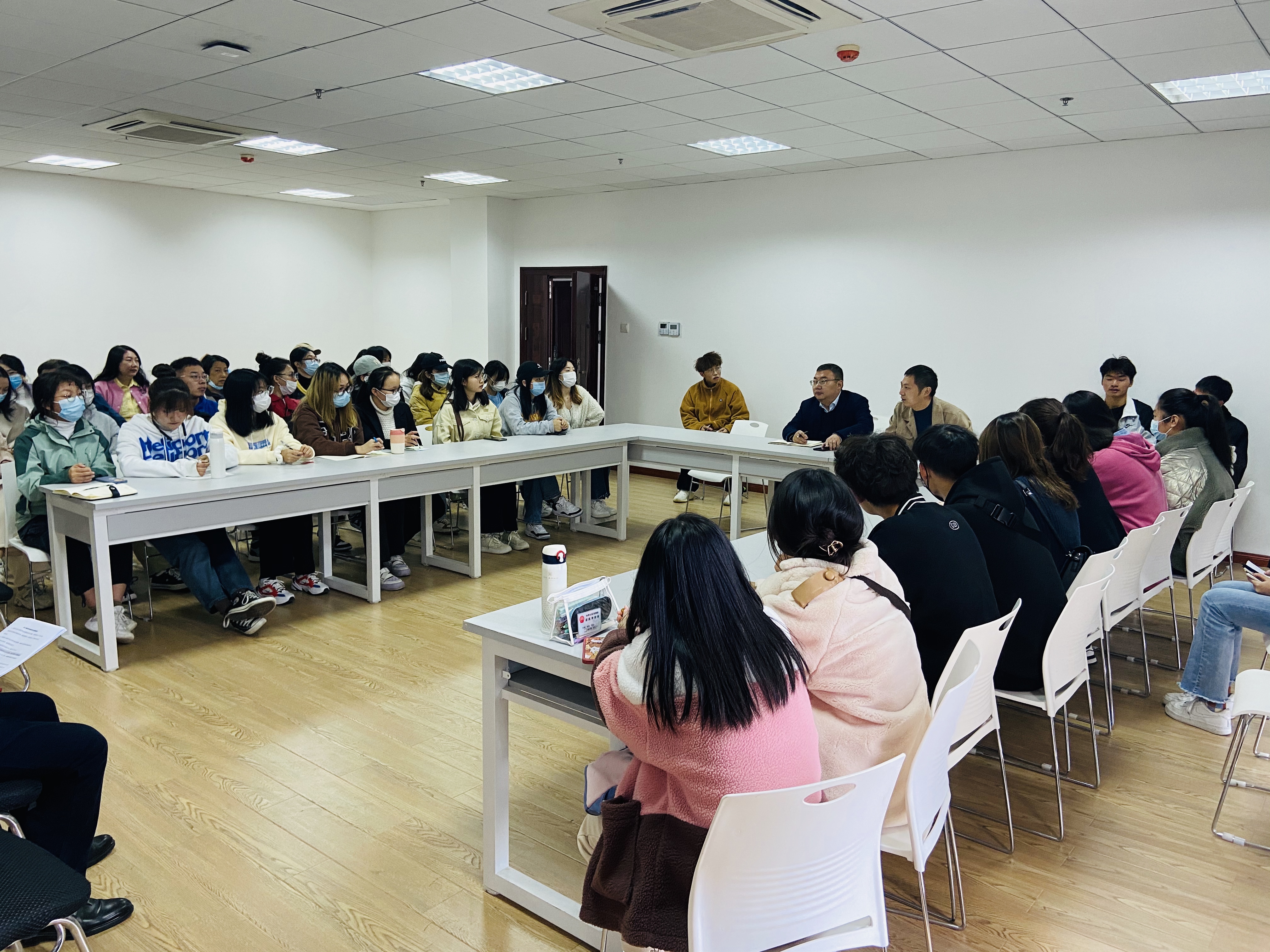 经济与管理学院开展教学质量专题座谈会