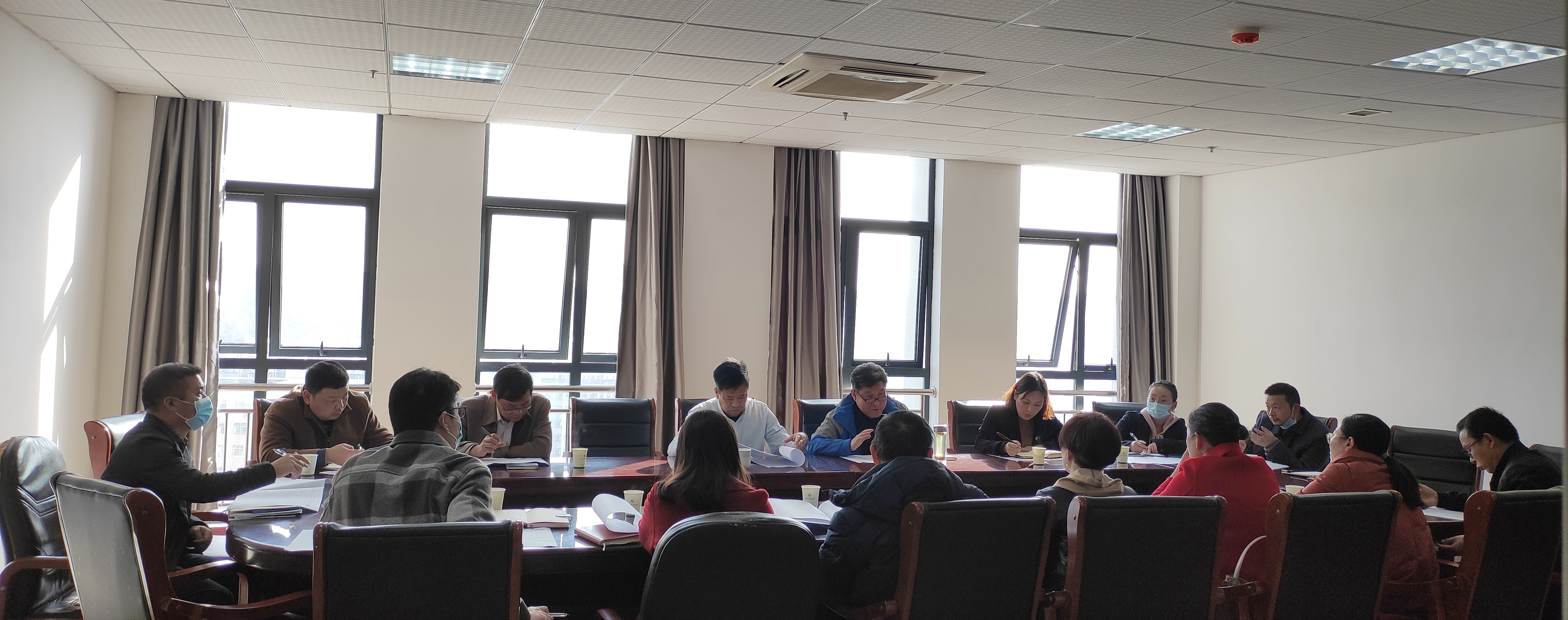 我校召开实验室建设推进会