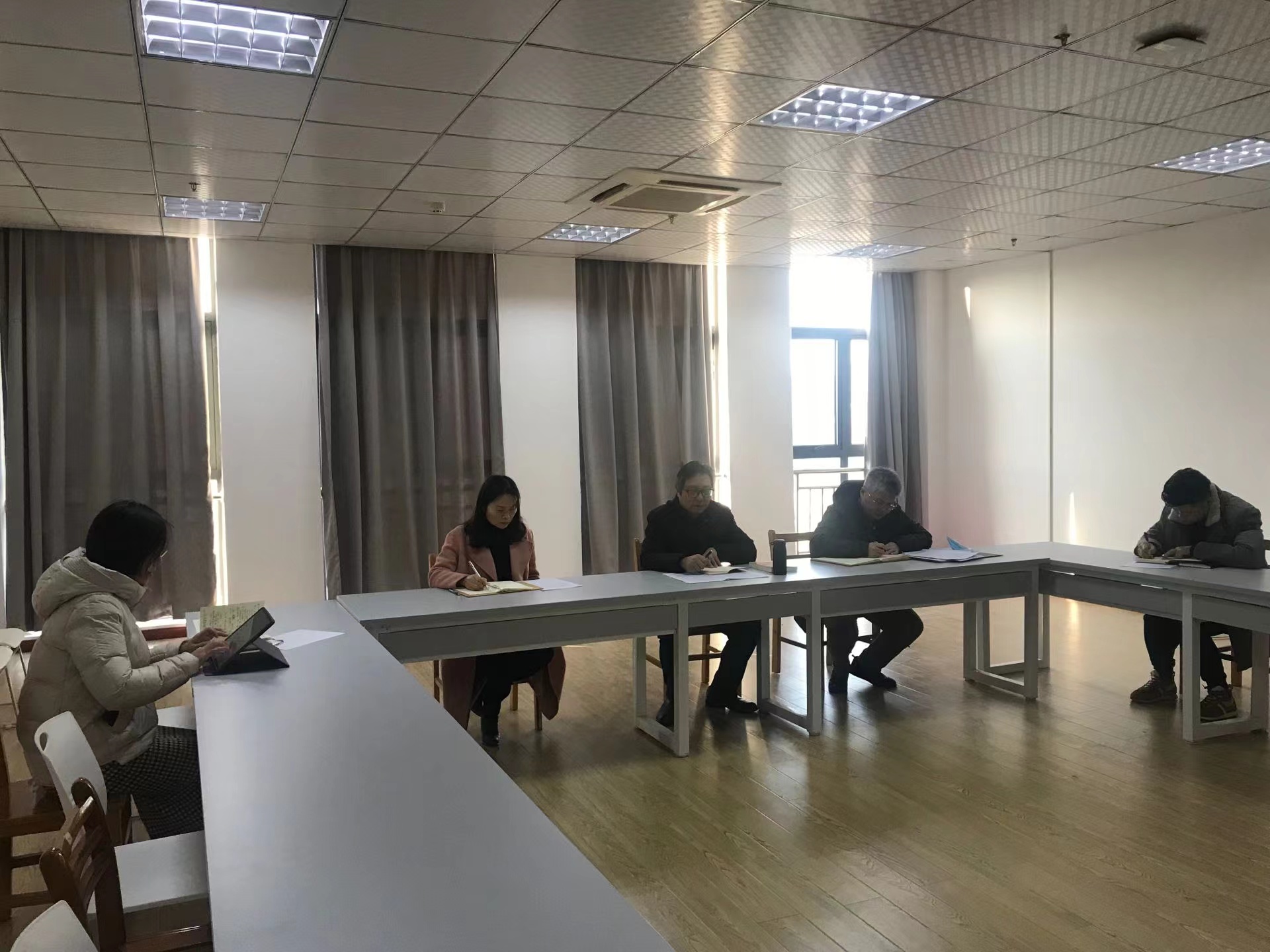 人文学院召开第一次党政联席会议和院务委员会议