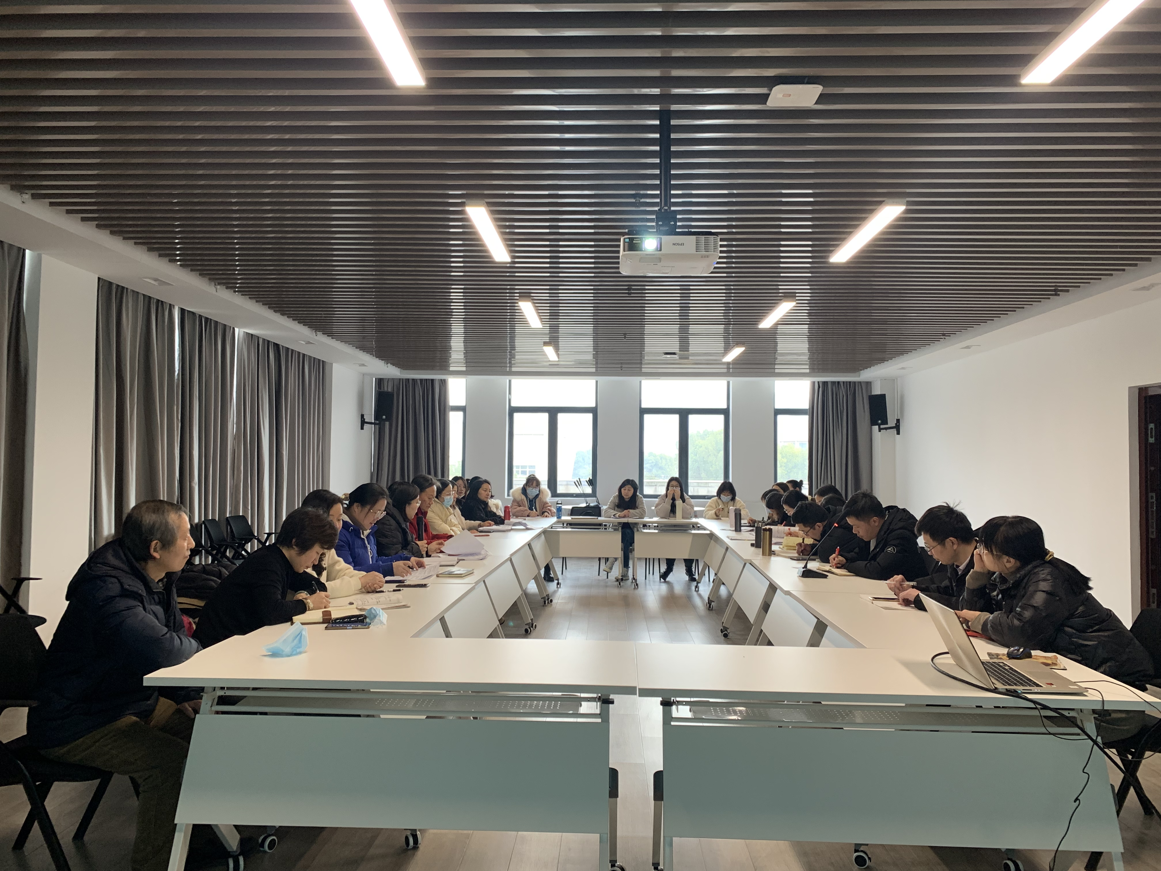 凝心聚力,共谋新篇——马克思主义学院召开2021年度总结大会