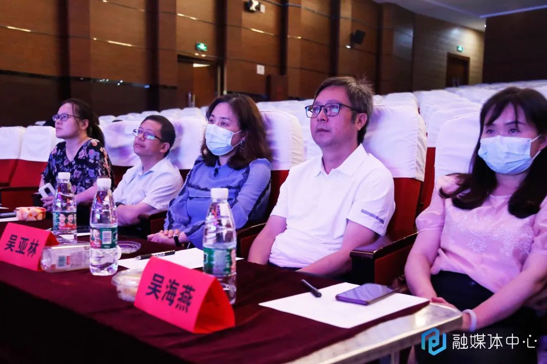 人文学院举行外文歌唱大赛暨公共外语教学部文化节颁奖典礼