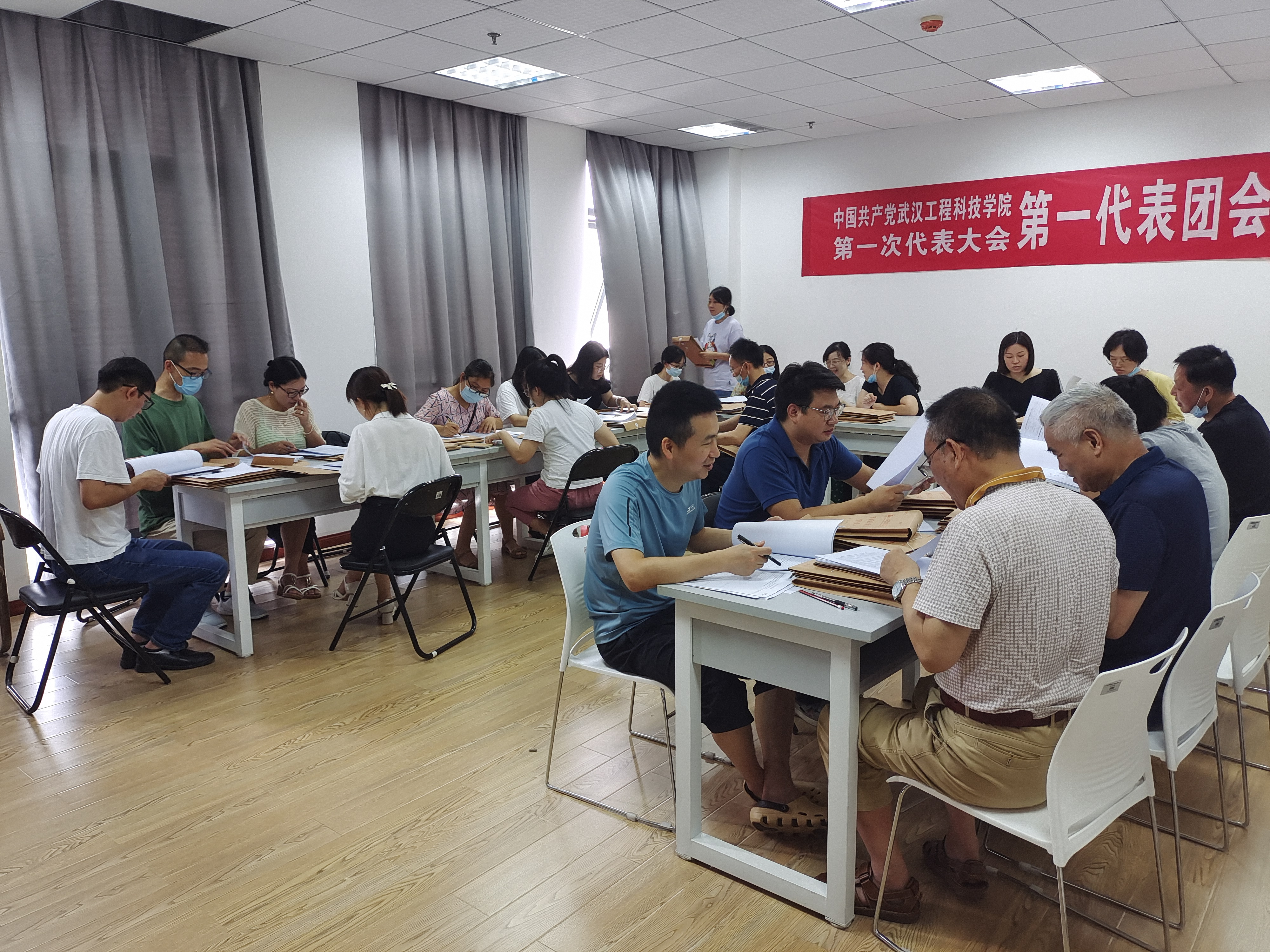 信息工程学院迎接学校期末教学材料检查工作