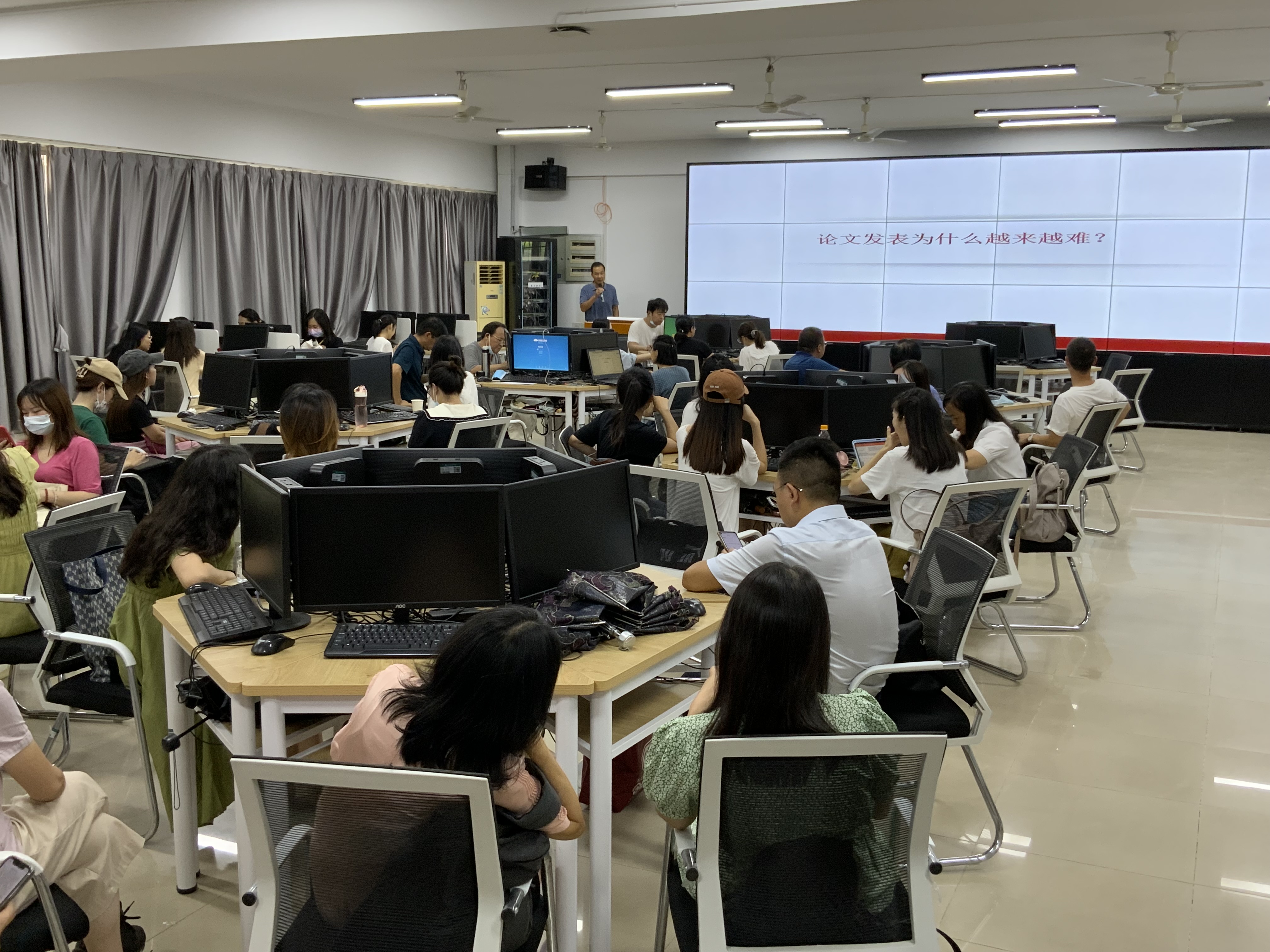 我校经济与管理学院开展青年教师成长工程系列培训