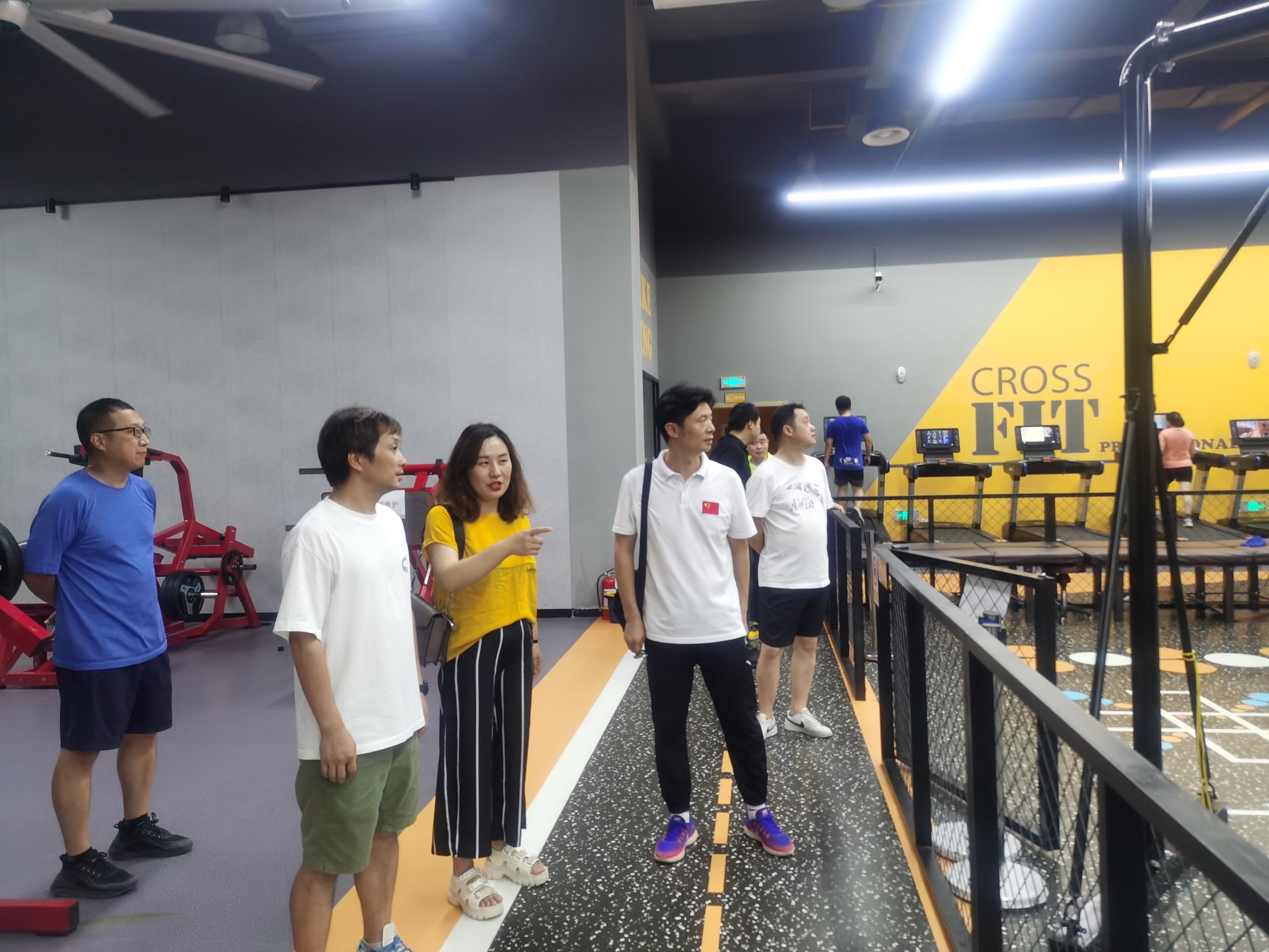 校领导赴企业慰问体育系暑期实践锻炼教师