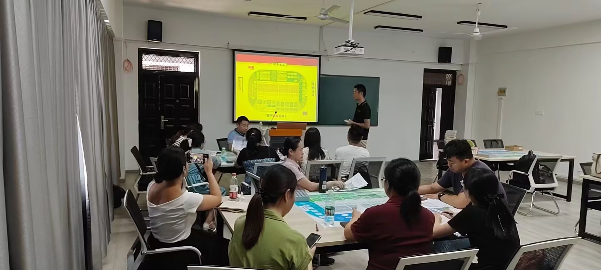 厉兵秣马强技能 蓄势待发新征程 ——工商管理系开展教师实践技能培训工作