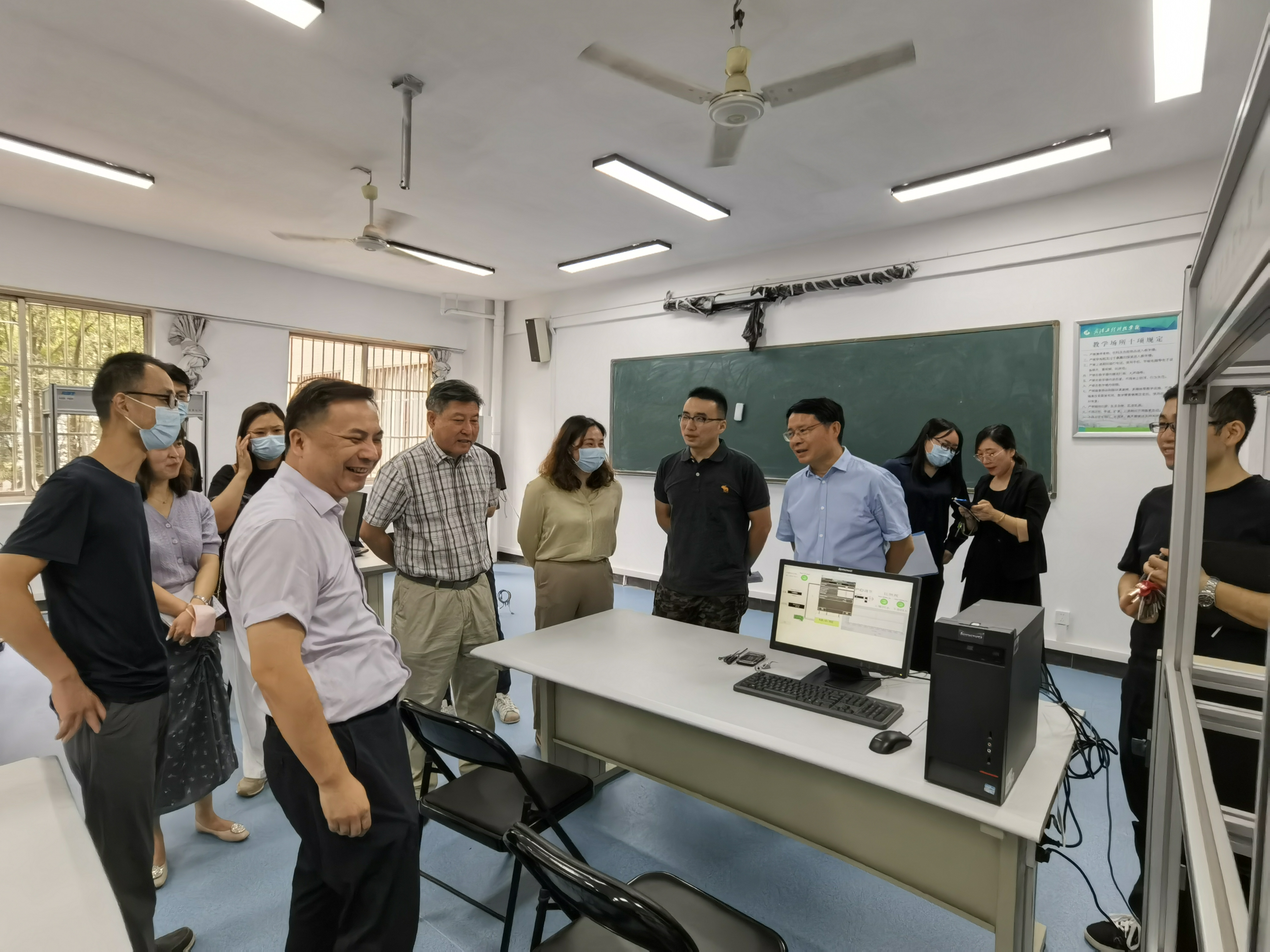 我校开展学期初实验室安全及实验教学准备检查工作