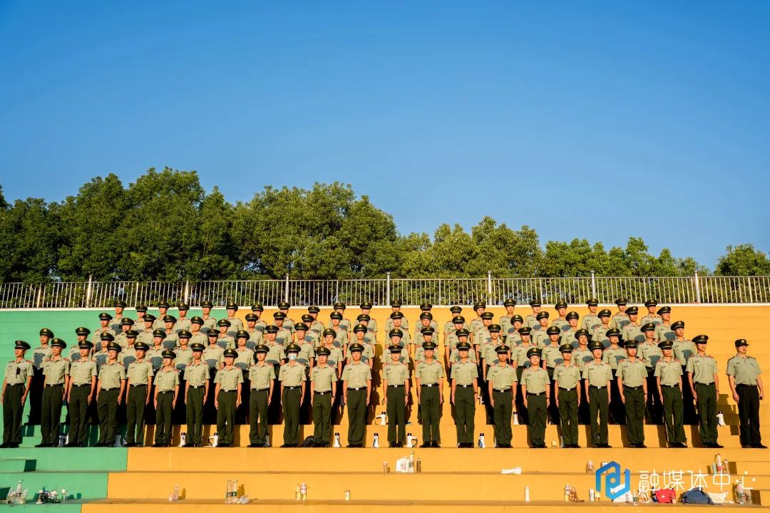 欧洲五大联赛官网举办2022年秋季学期学风建设月升旗仪式