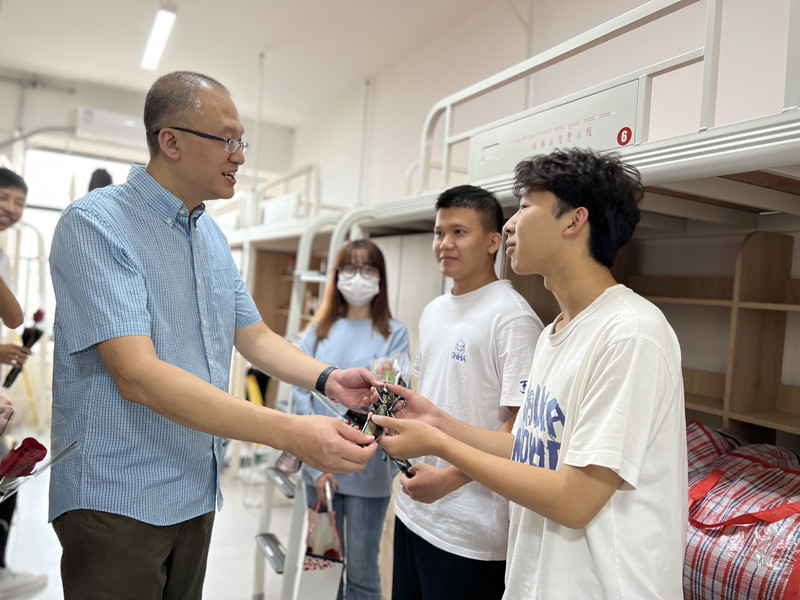 经济管理学院开展“走访新生宿舍,传递学院关怀”活动