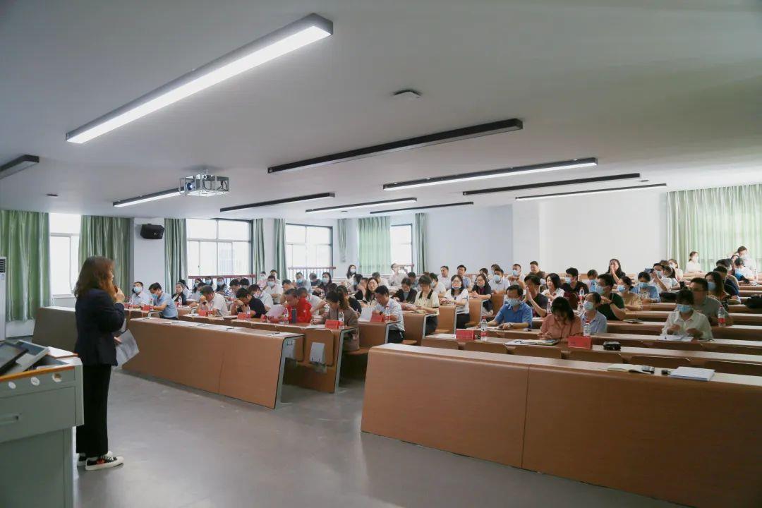 铸师德之魂 强立教之基 ▏欧洲五大联赛官网召开教风建设大会