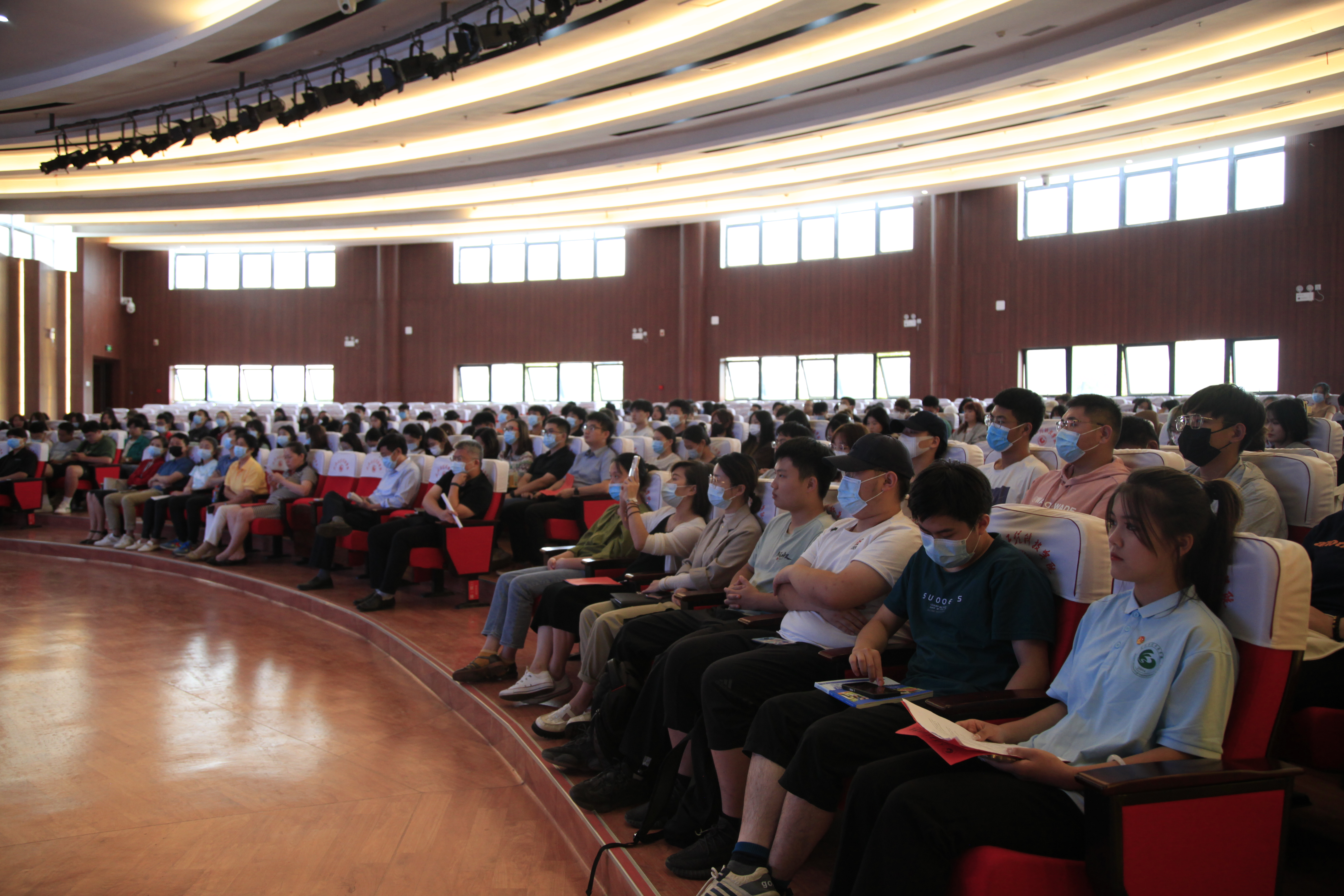 我校艺术与传媒学院举办学风建设大会