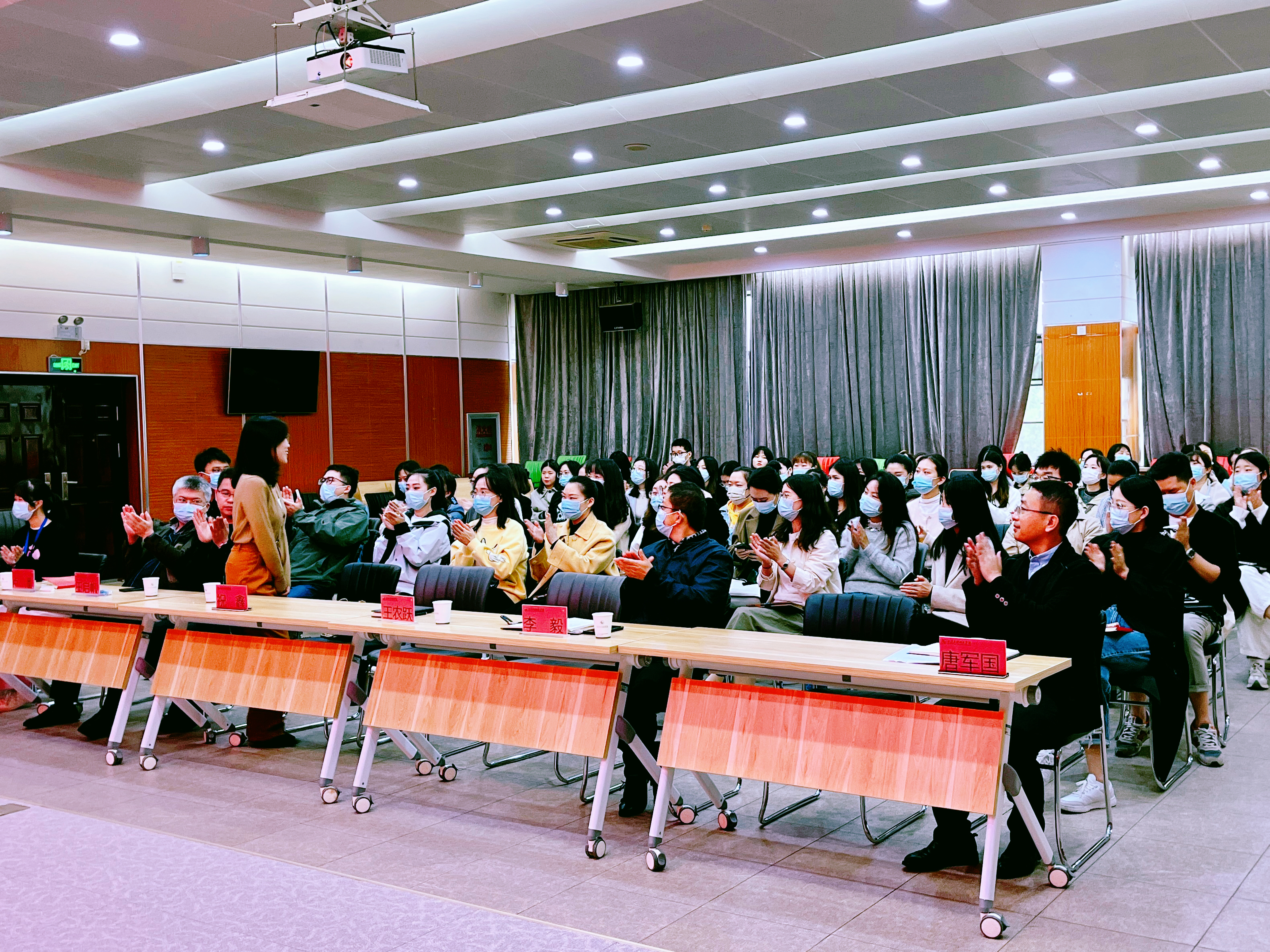 锚定初心话成长 守正创新育新人|欧洲五大联赛官网2022年秋季第一期学工论坛顺利举行