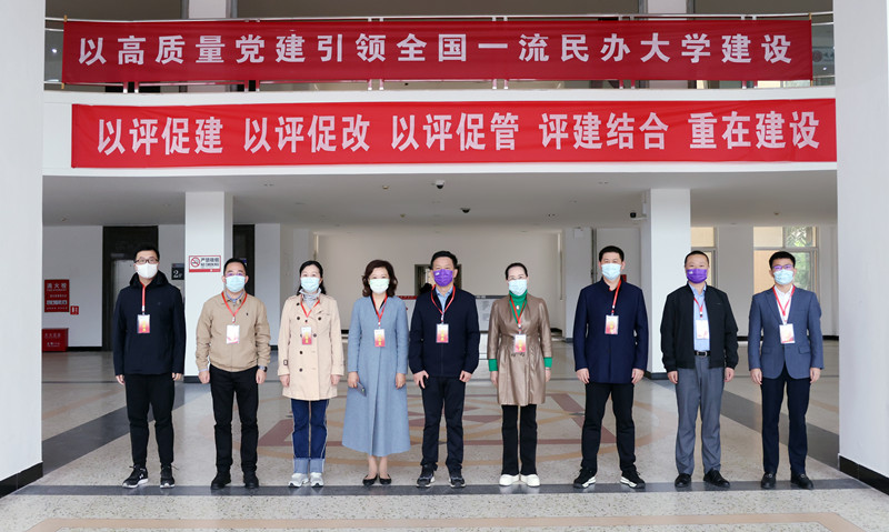 校领导巡查新学期“线下教学第一课”