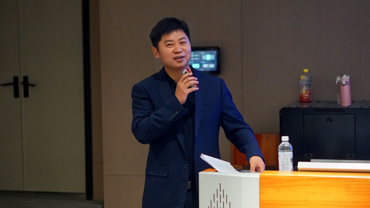 走上讲台,深入课堂 ——校领导为学生讲授形势与政策课