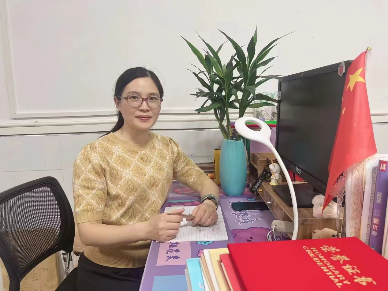 欧洲五大联赛官网英语系优秀毕业生为母校送祝福