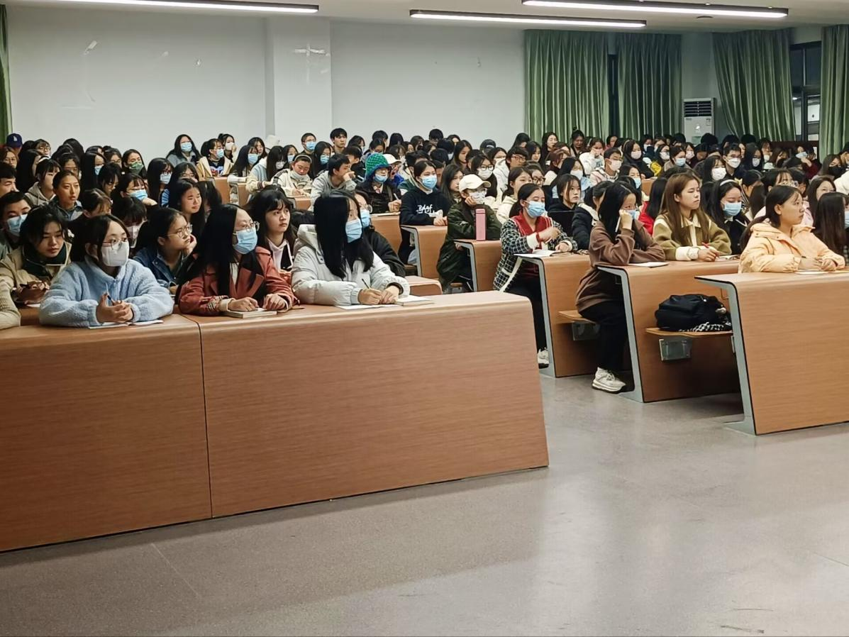 人文学院开展第三十五期分党校培训班第二次授课