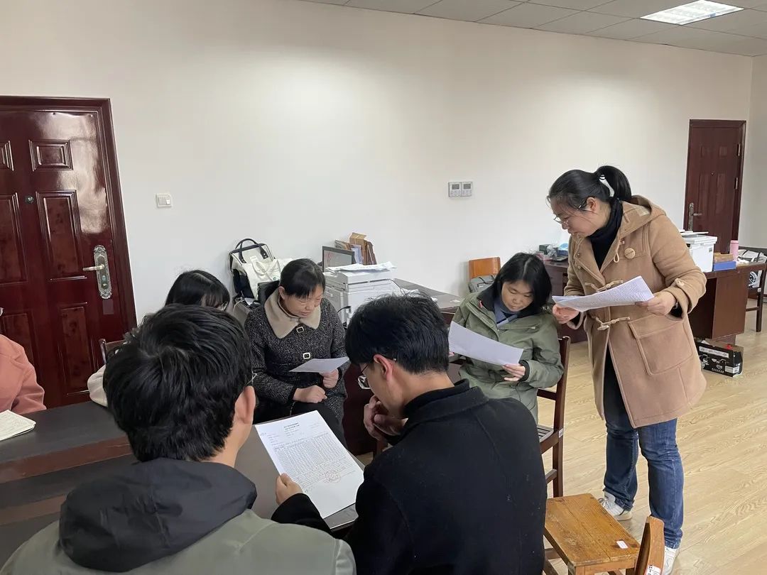 师德师风标兵 | 黄英:立德树人授业解惑的益友良师