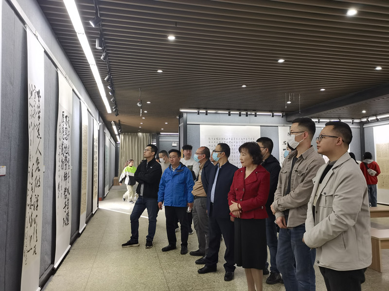 教育学院院长卢伟带队参加乐山师范学院书法学专业首届教师备课作品展