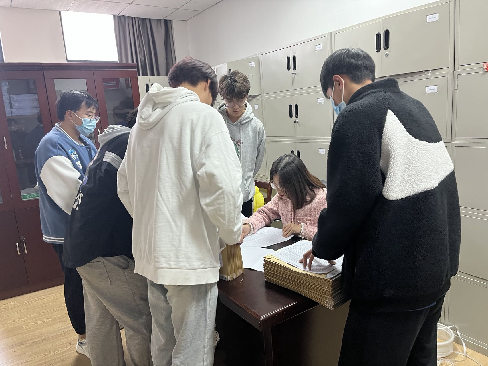 档案室顺利完成2022级新生建档工作