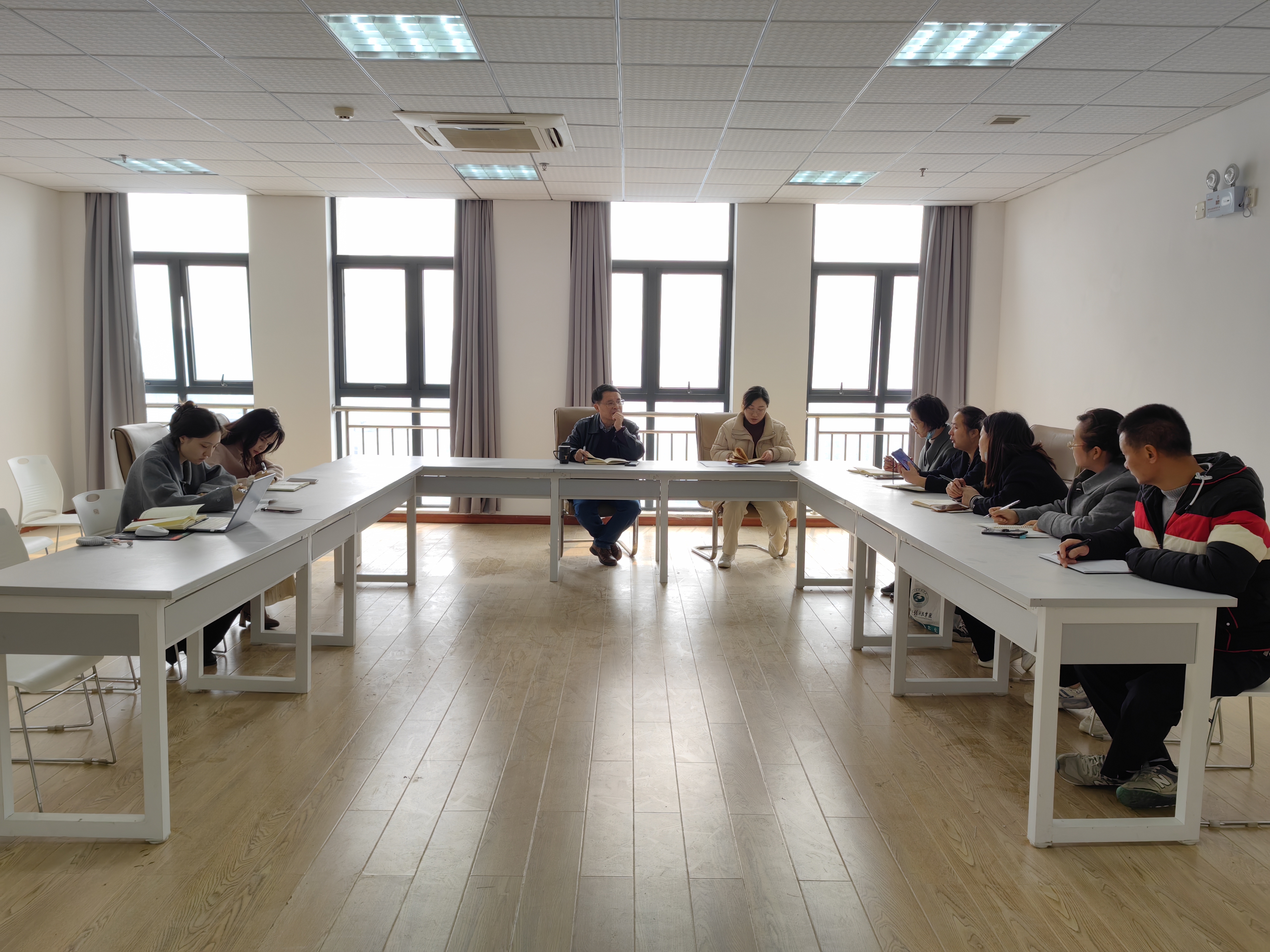 以督促优——计算机与人工智能学院召开教育教学督查工作会议