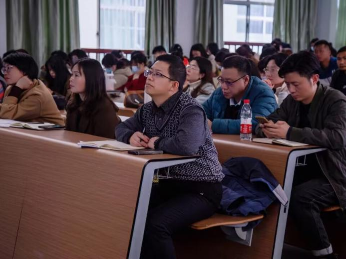 我校人文学院召开全体教职工动员培训大会