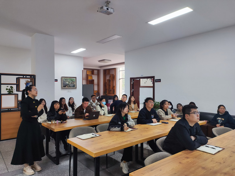 招生就业处举行2023年度职场技能及提升学习(商务宴请礼仪)主题培训