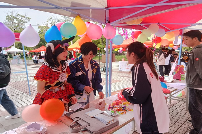 【文法】文法学院开展第十九届“缤纷社团,青春启航”主题社团文化节