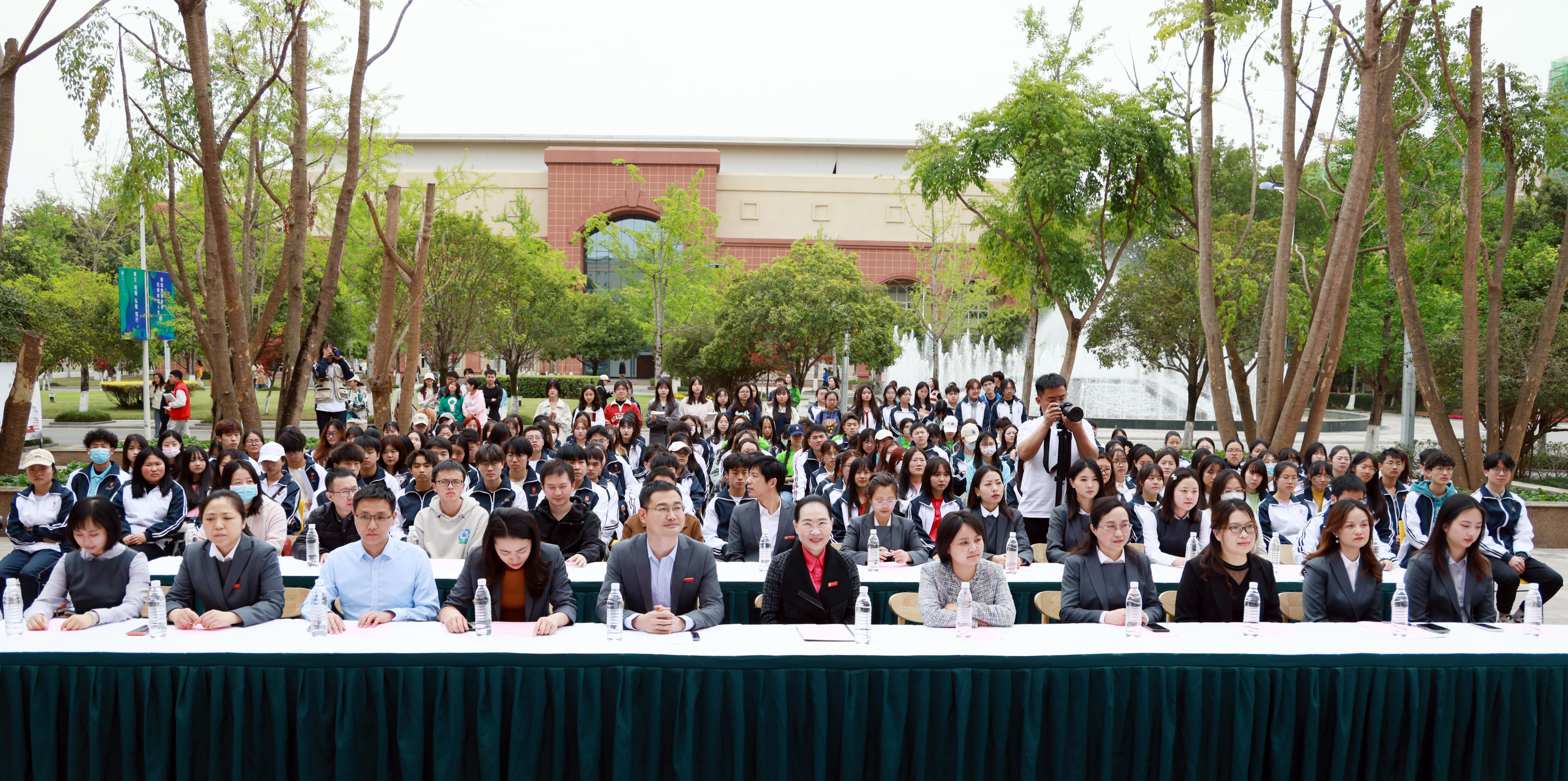 成都文理学院举办第十一届读书月活动开幕式