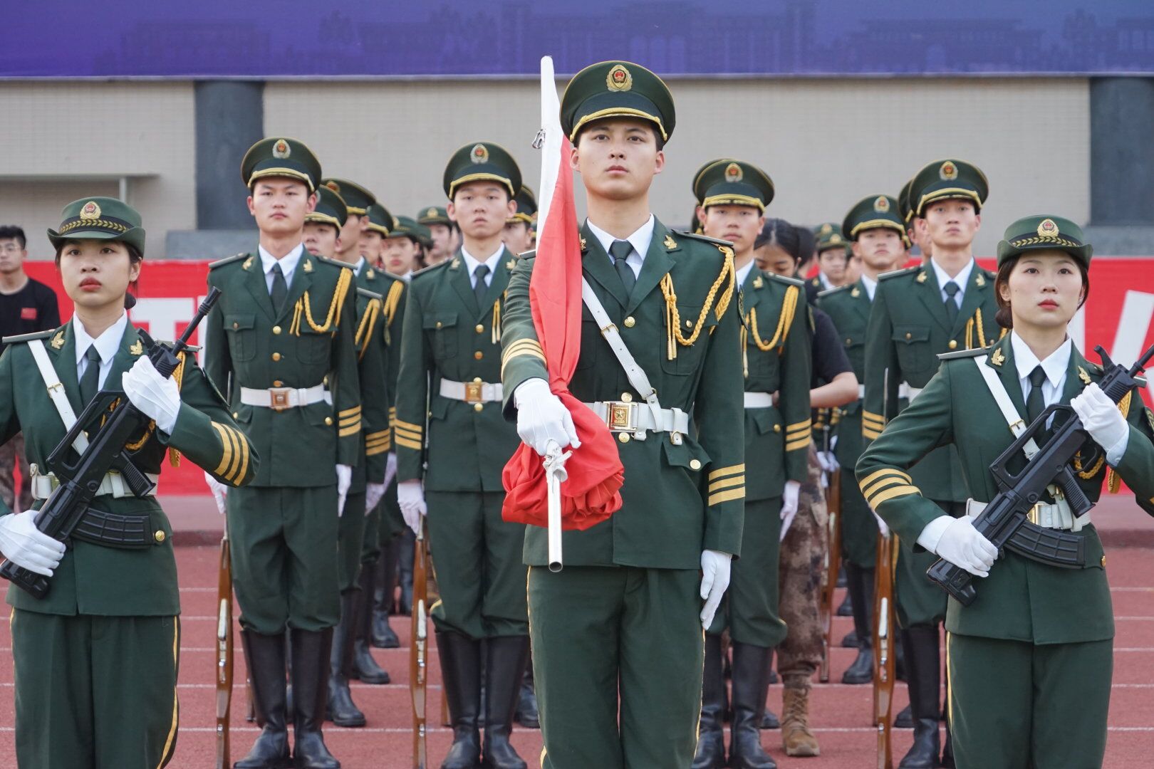 【国护】国旗护卫队完成成都文理学院第九周例行升旗仪式