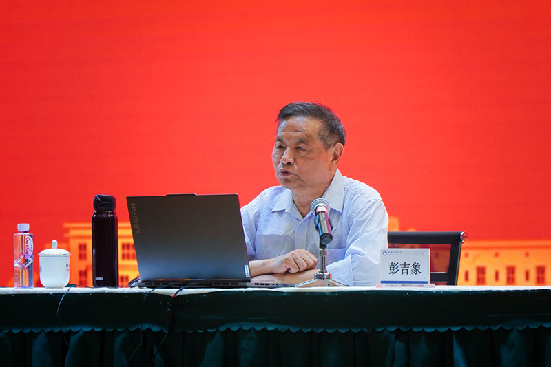 传媒与演艺学院荣誉院长彭吉象教授来院讲学