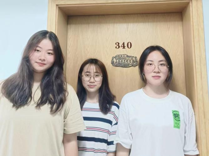 团结互助 共创温馨 人文学院举行优秀宿舍寝室授牌仪式