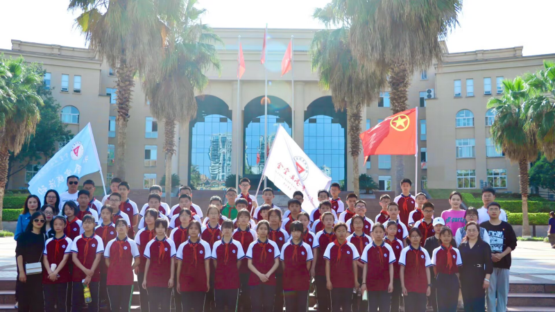金堂县港青学校师生代表来校参观学习