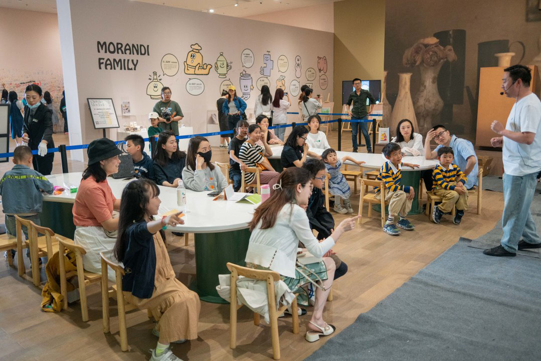 【艺术】“艺心筑梦·以美育人”艺术学院师生参加成都市天府美术馆五一美育课堂公教活动