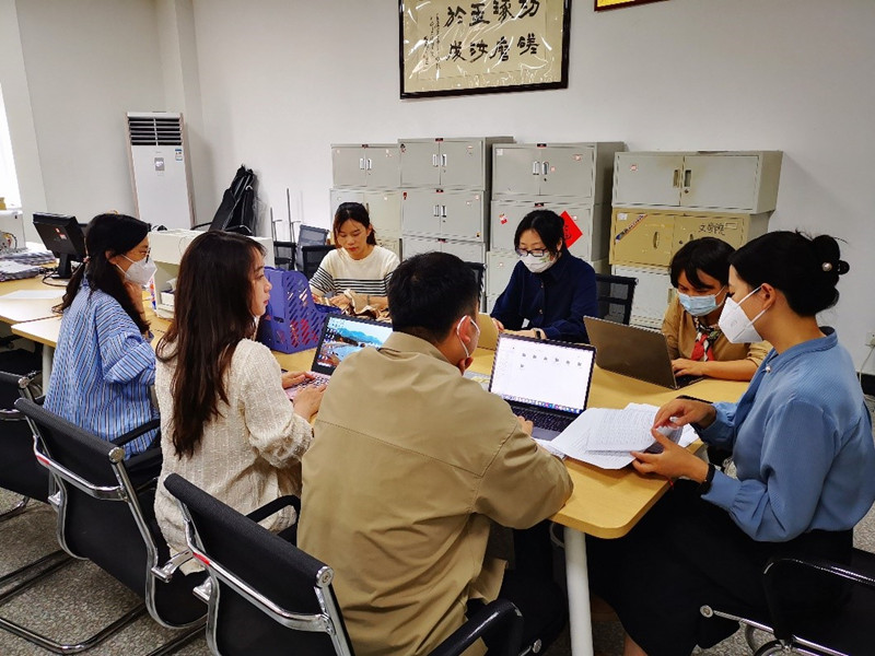 文法学院汉语言文学专业召开中期教学工作会议