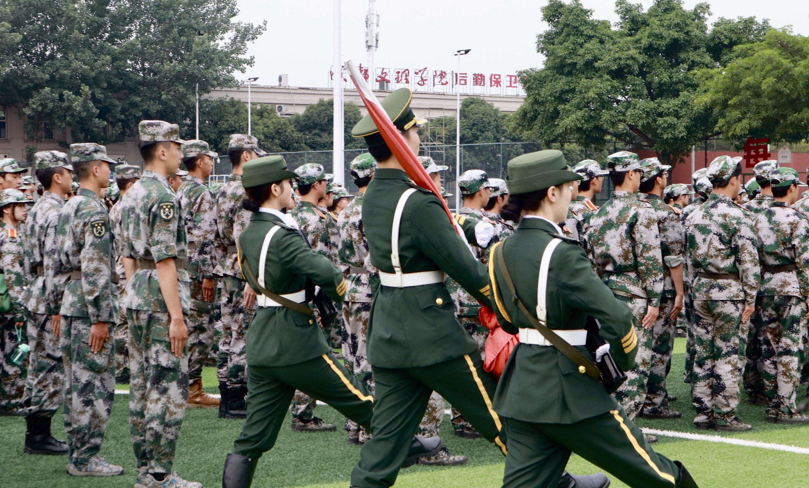 【国护】国旗护卫队完成成都文理学院第十二周例行升旗仪式