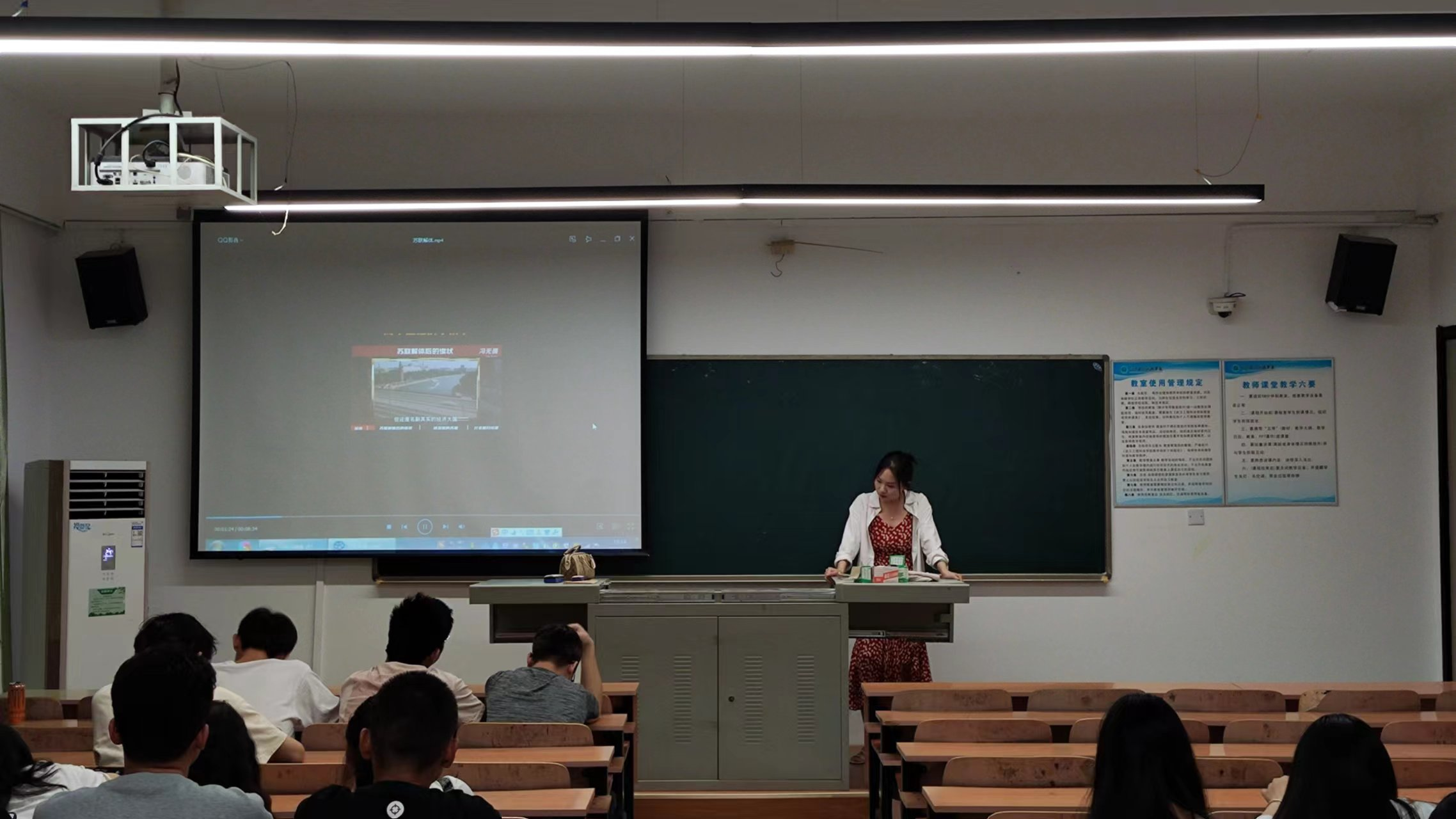 青春之少年 青春之心灵 人文学院开展主题教育班会活动