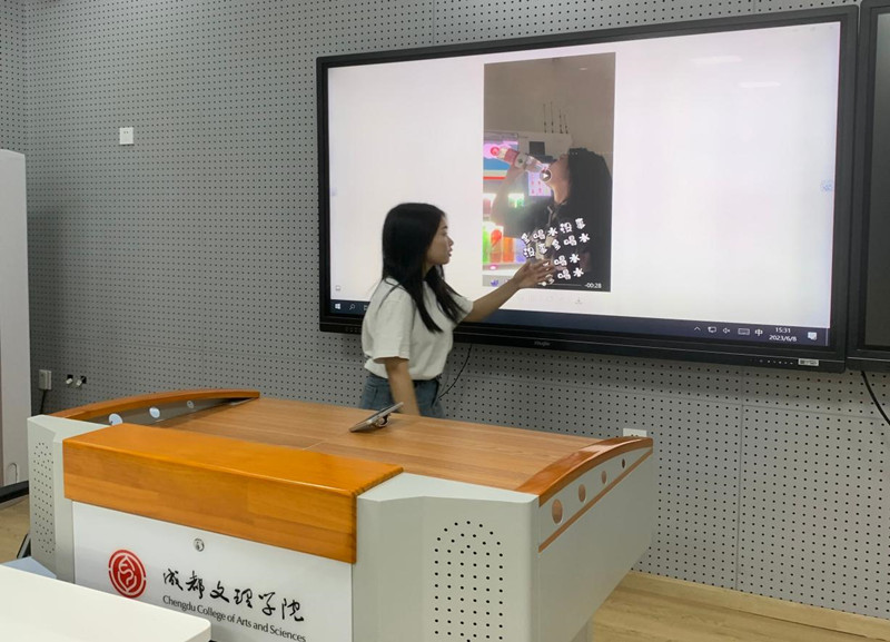 信息工程学院开展“电商狂欢季,有我更有戏”电商运营类短视频大赛