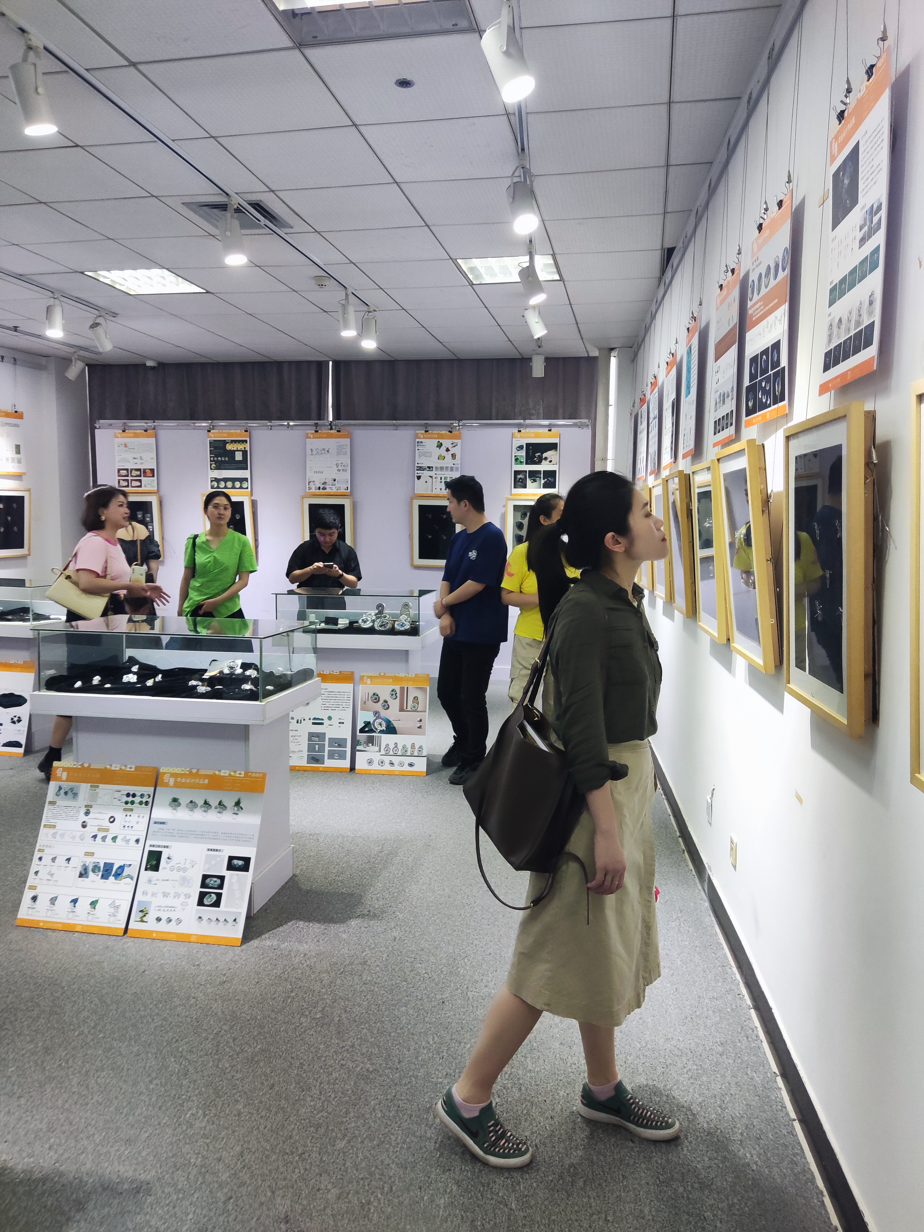 国家艺术基金《博物馆数字文创设计青年人才培训》项目组来我校开展考察交流活动